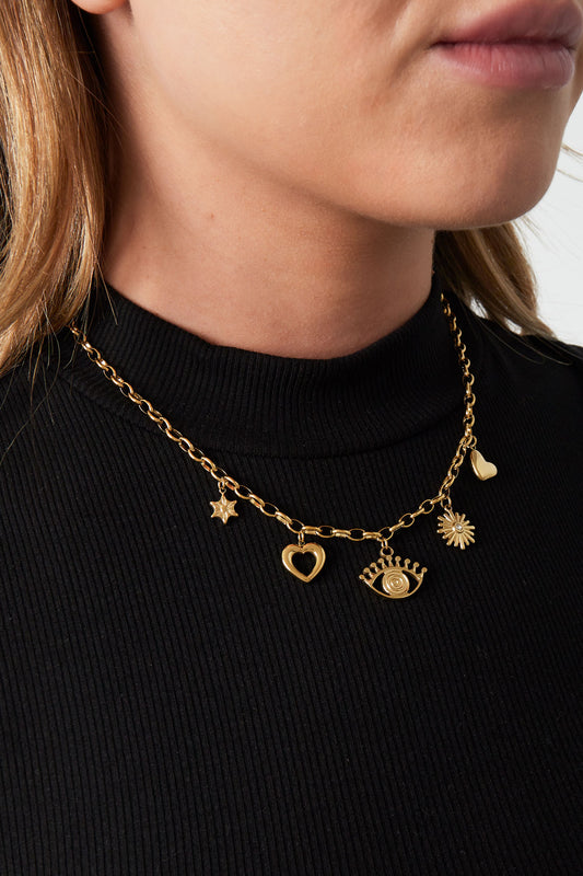 charm wonderland necklace