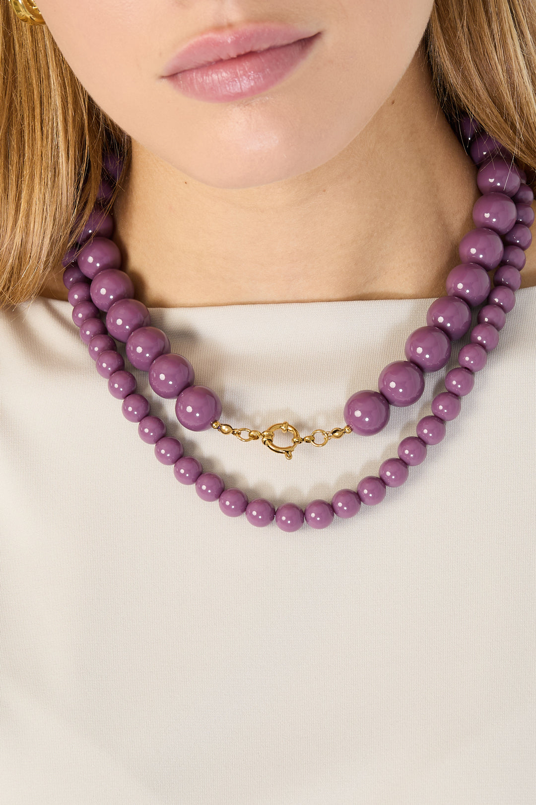 Necklace with medium beads-10mm