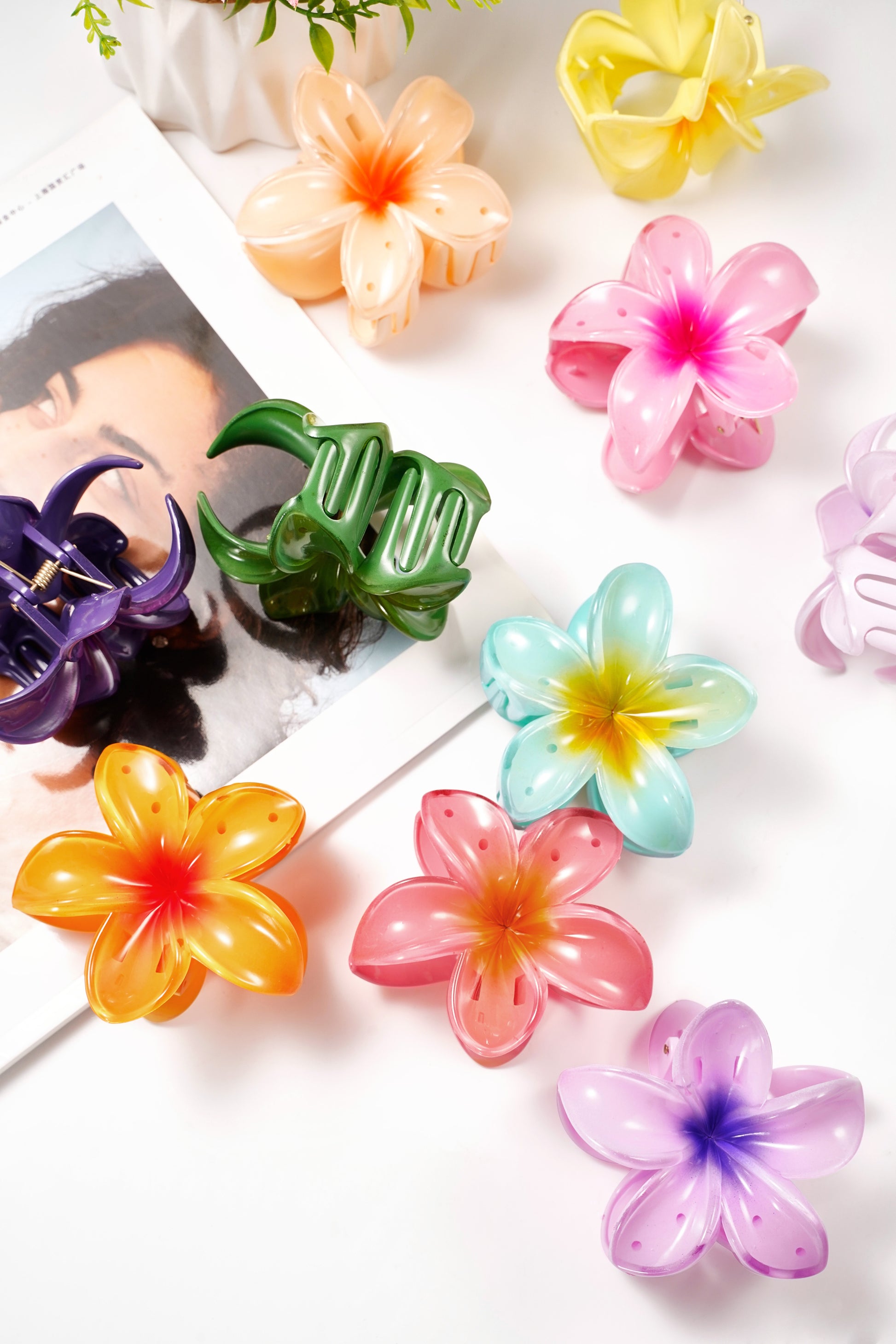 Hair clip with gradient flower Hawaii love