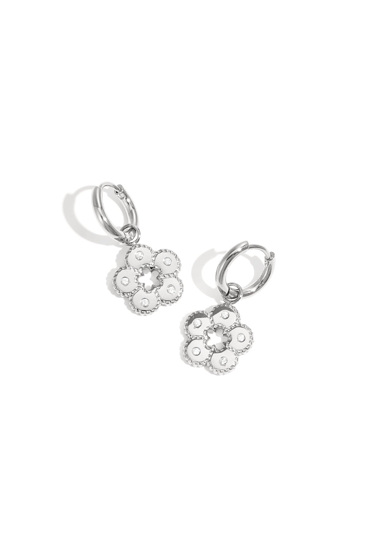 Earrings with stones in flower