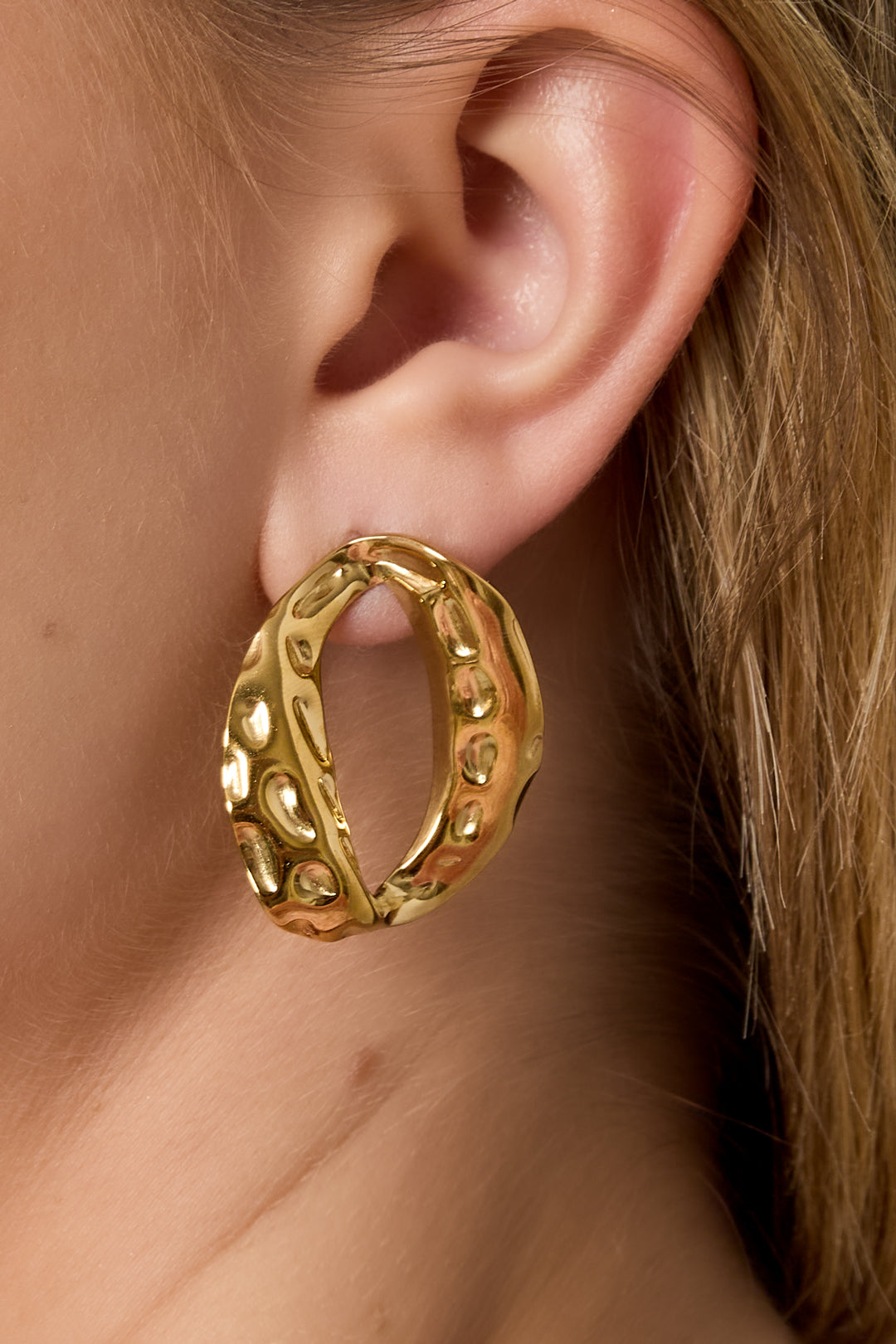 Letter O earring